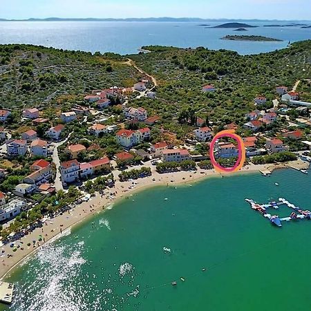 apartman Klara Murter Bagian luar foto