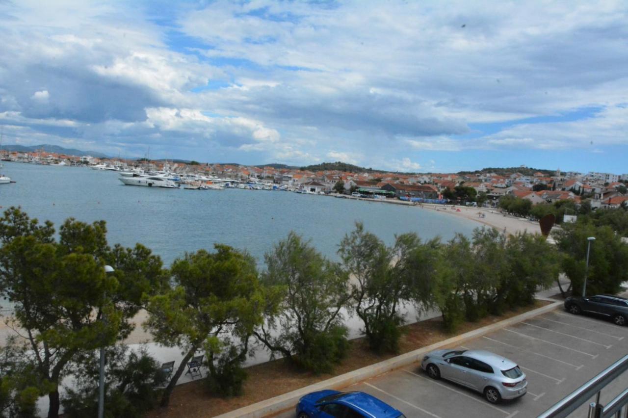 apartman Klara Murter Bagian luar foto