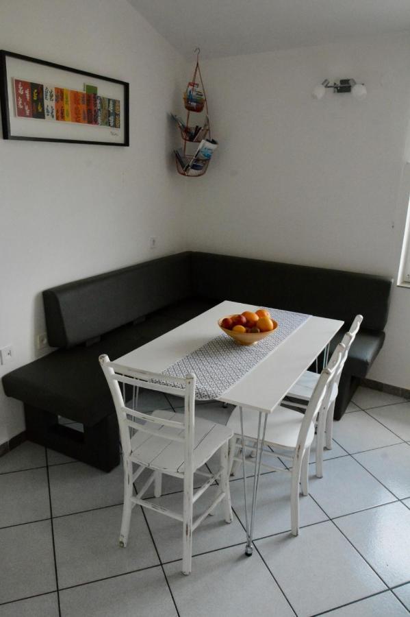 apartman Klara Murter Bagian luar foto