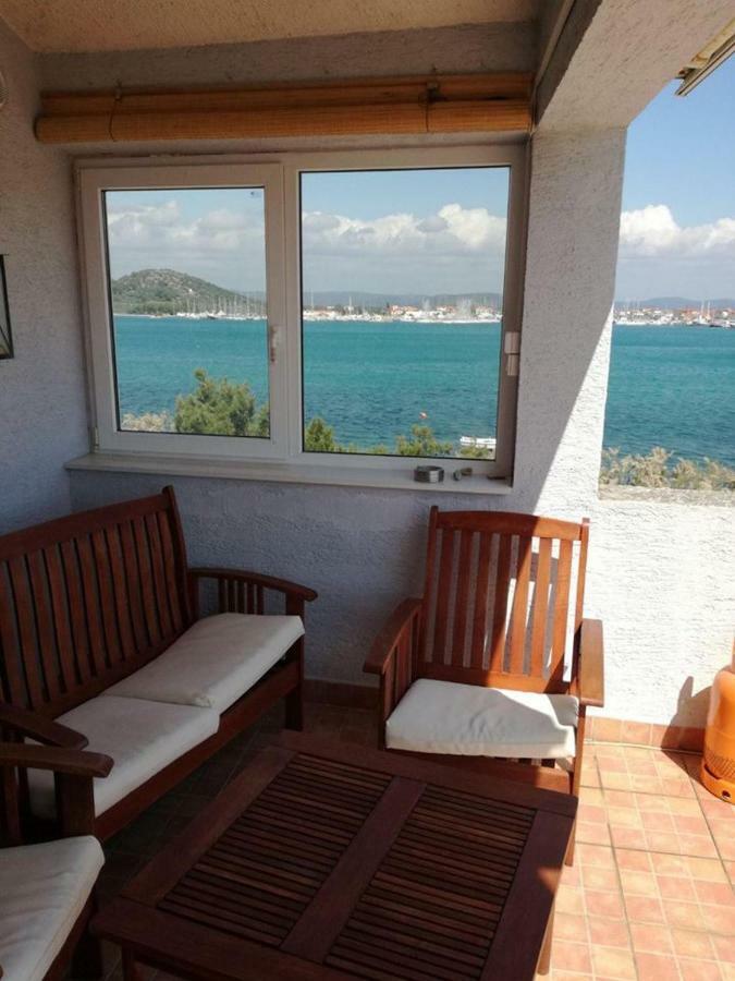 apartman Klara Murter Bagian luar foto